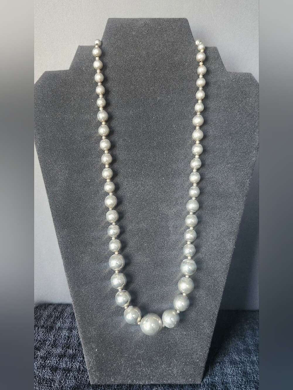 Vintage Dauplaise Graduated Silver Bead Necklace